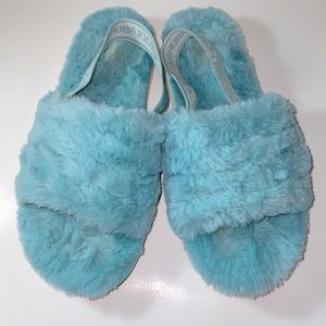 Koolaburra FUZZ N light blue sandals size 7
